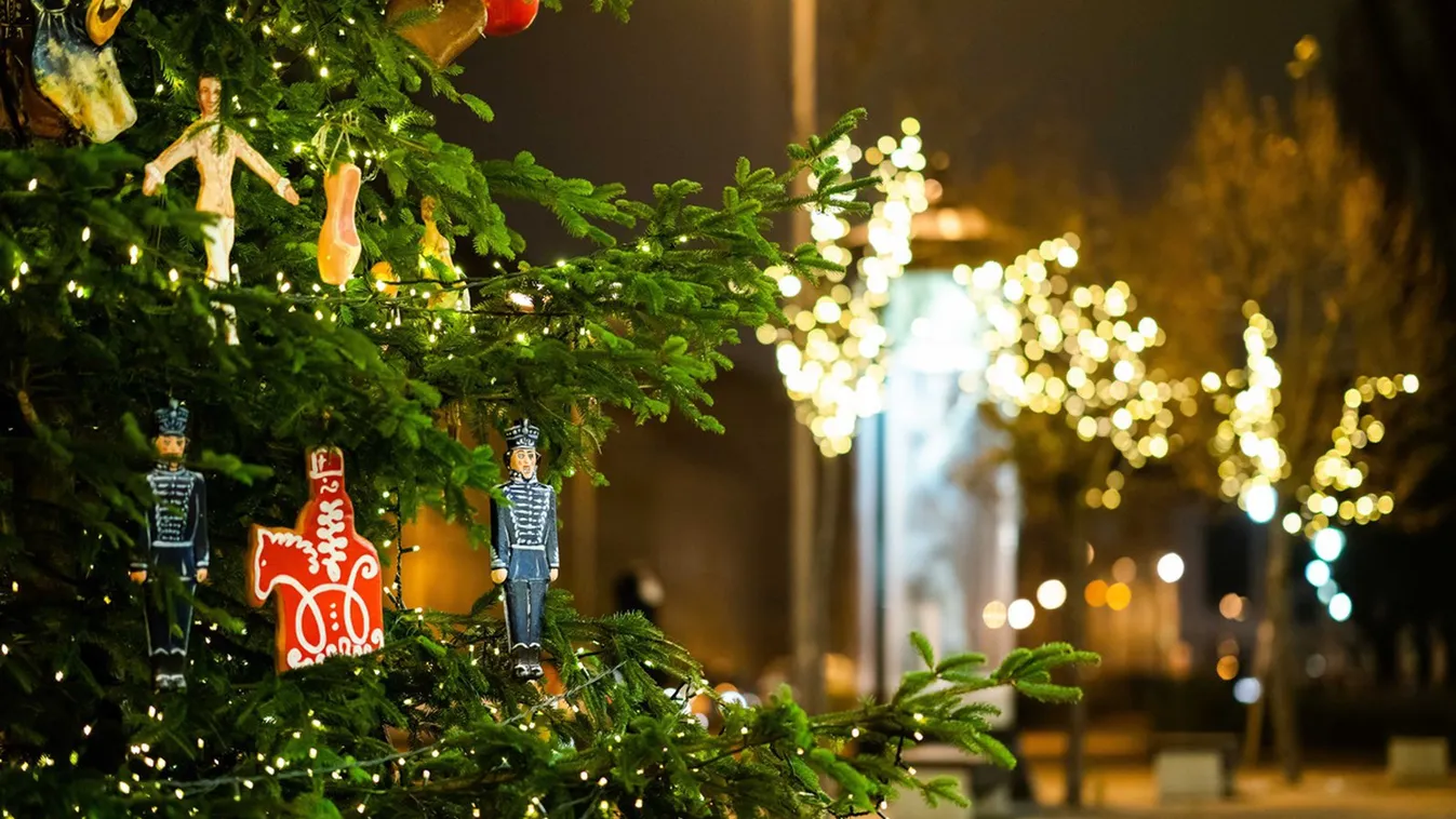Adventi naptárat indított az Opera, minden egyes nap más ajándékot lehet kinyitni ablakaiban