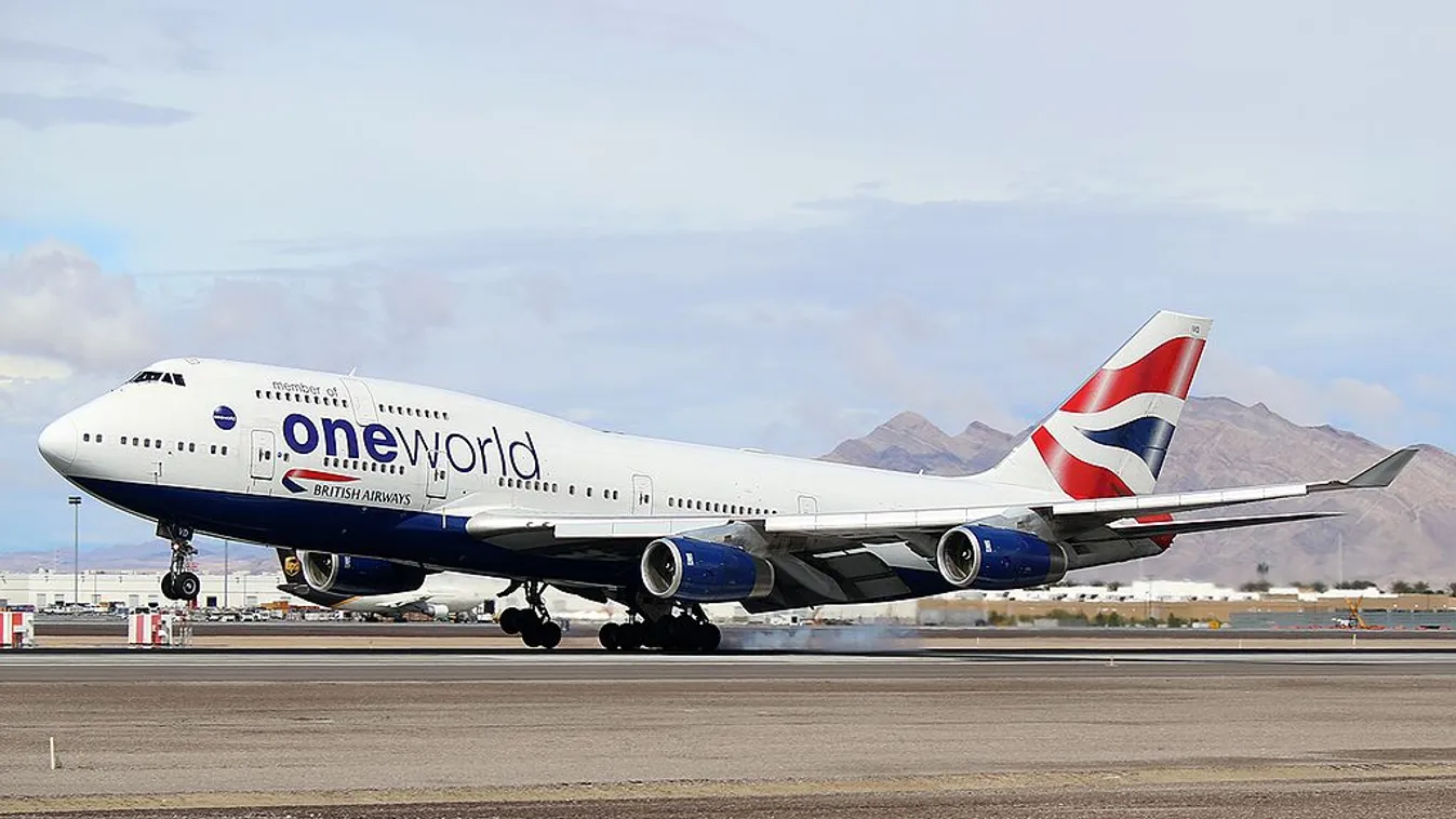 Kigyulladt az egyik forgalomból kivont Boeing a spanyol reptéren