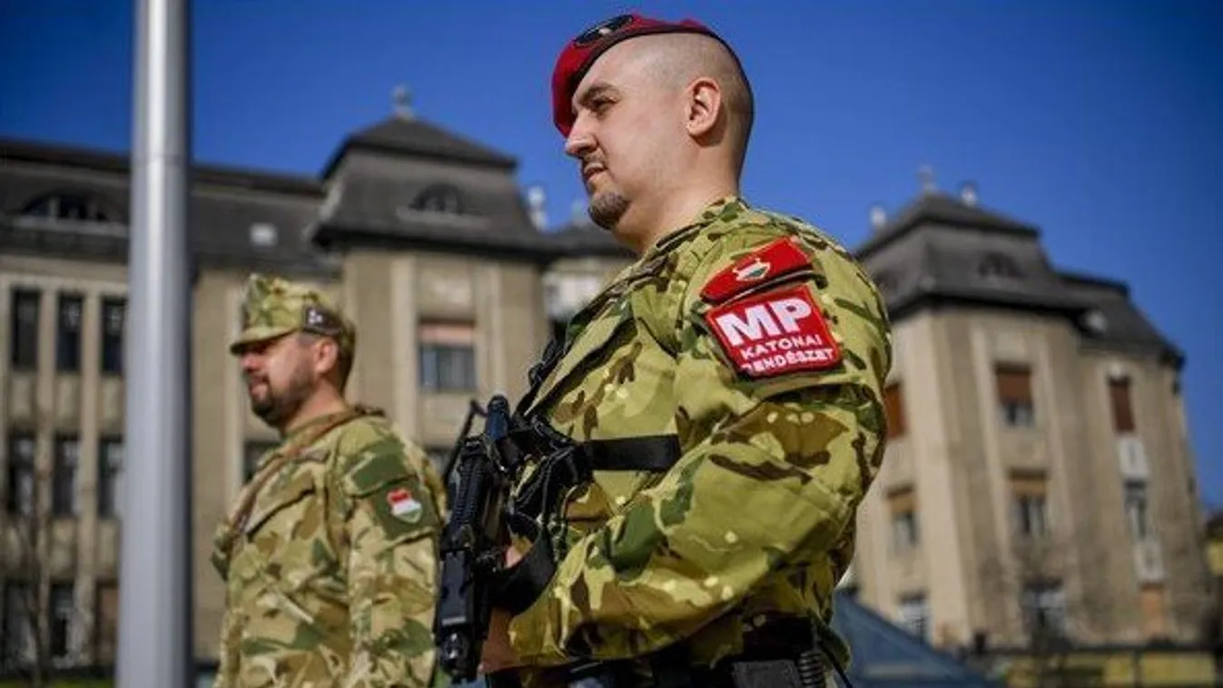 Hétfőtől 93 kórházban lesznek ott a katonák