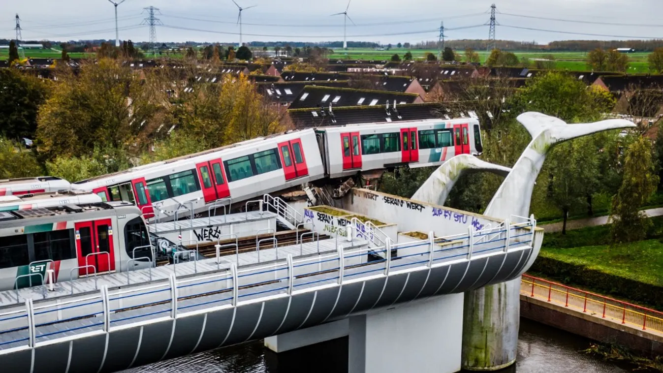 Elszabadult egy holland metró, amit egy bálnafarok állított meg