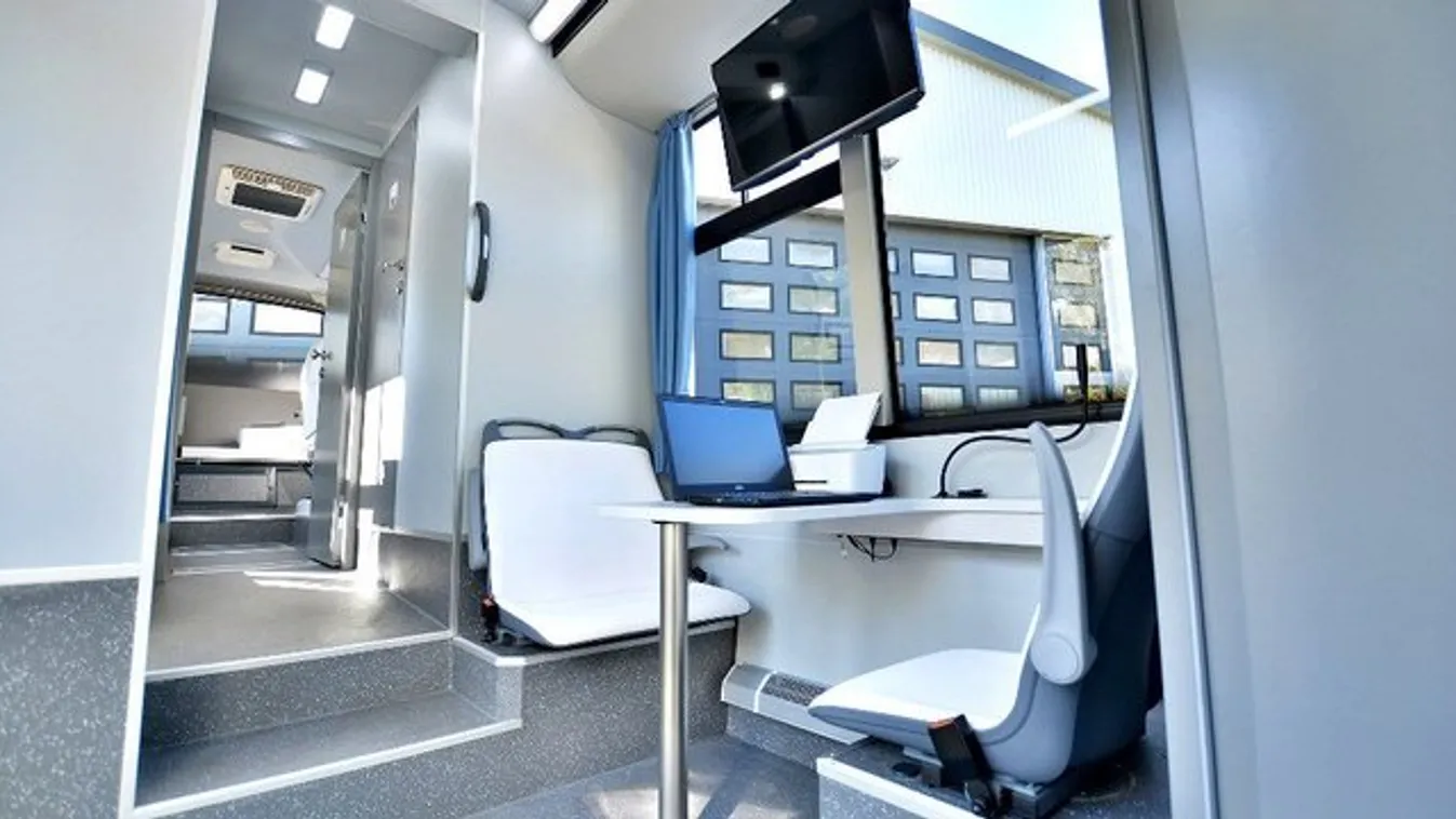 Már szűrőbuszokon is tesztelik a koronavírus-gyanús embereket