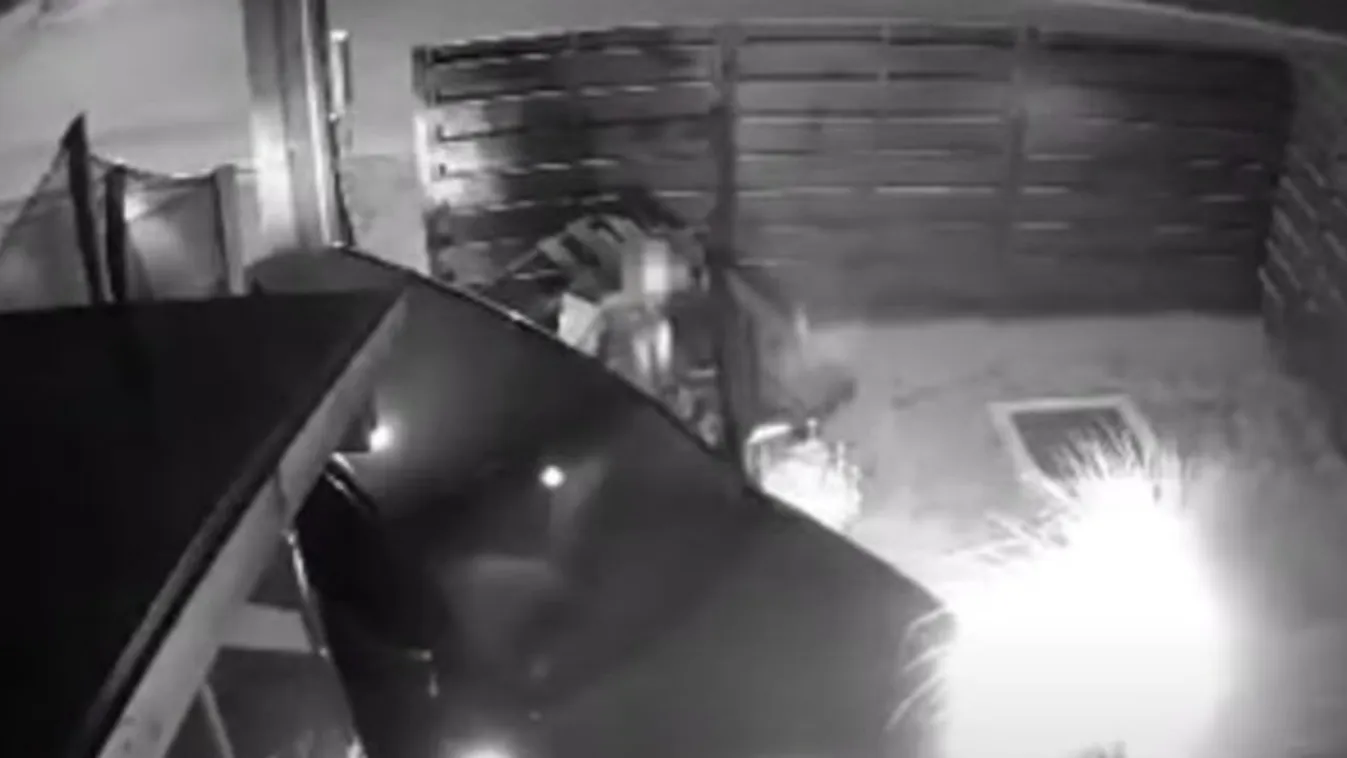 Hulla részegen csapódott a kocsijával egy tatabányai ház kertjébe egy nő – videó