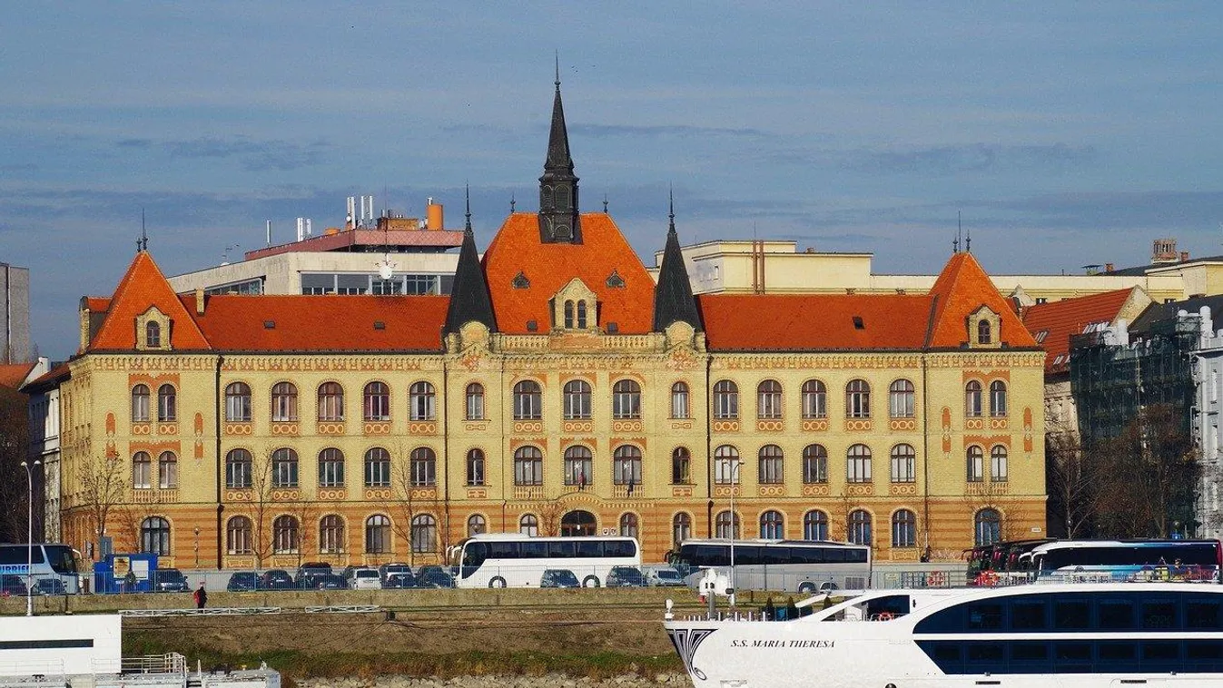 Ha hiányérzete van az idei karácsony kapcsán, júliusban pótolhatja az élményt a Dunán