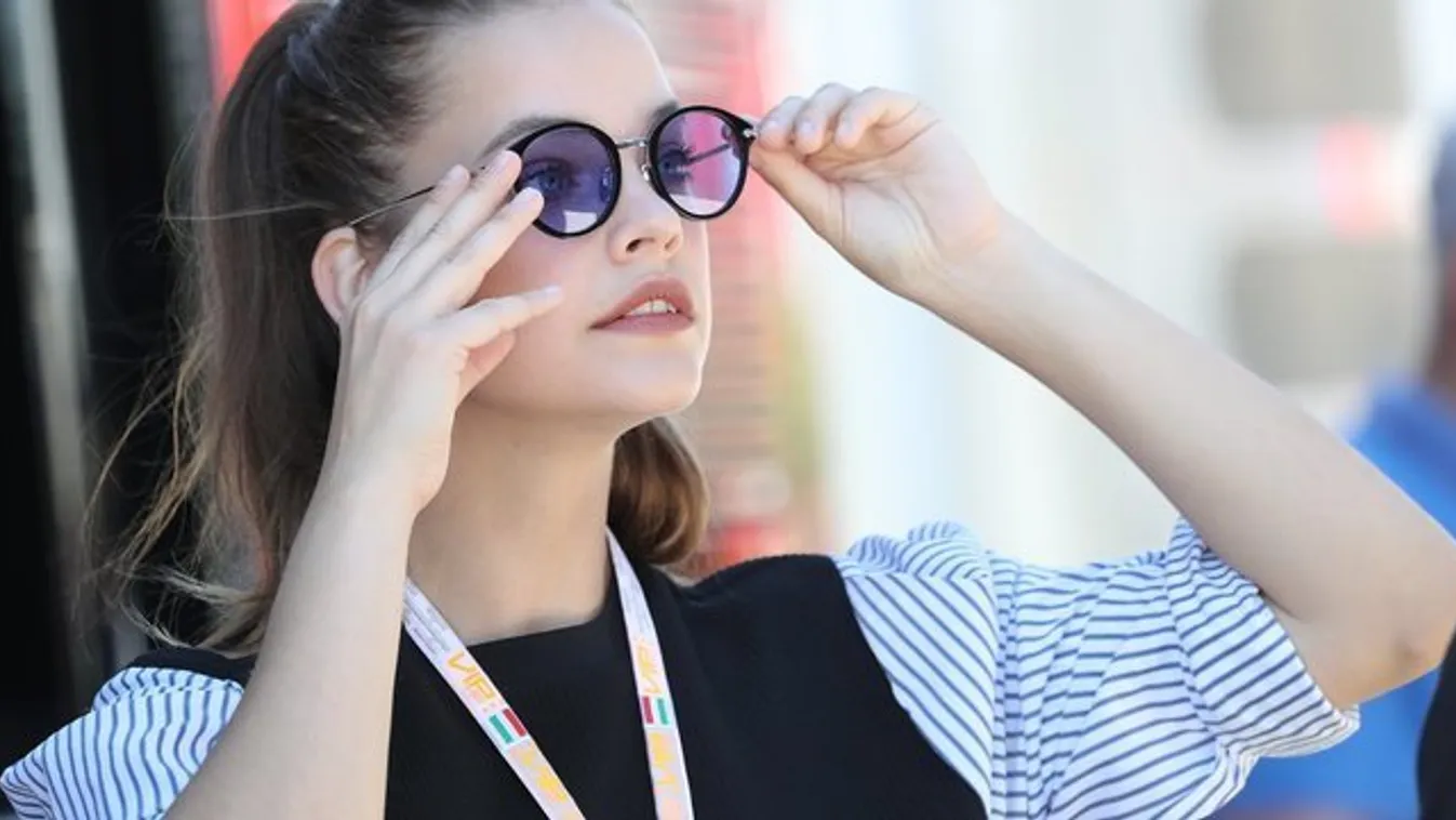 Szerelmes fotóval búcsúzik az évtől Palvin Barbi