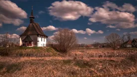 Lélek lakik ezekben a rejtőzködő ősi templomokban és romokban