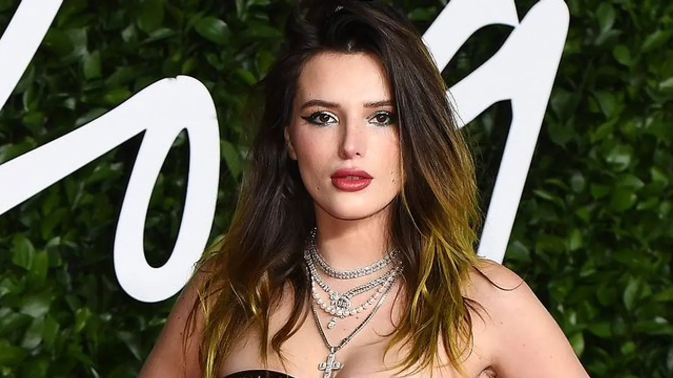 Miért ne? – üzeni a hóban szexiző Bella Thorne