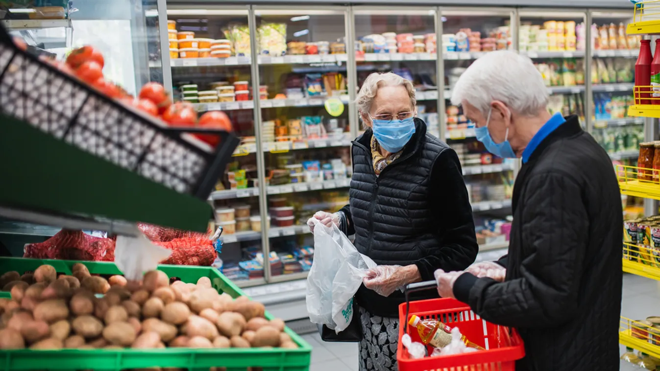 Szombattól felfüggesztik az idősek vásárlási idősávját