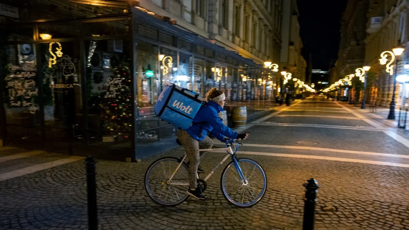Március 1-ig meghosszabbították a korlátozásokat