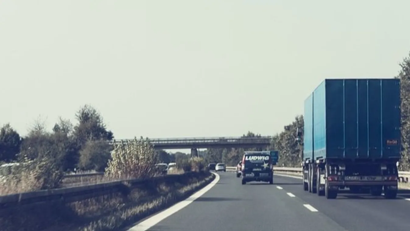 Halálra gázoltak egy gyalogost az M3-as autópályán