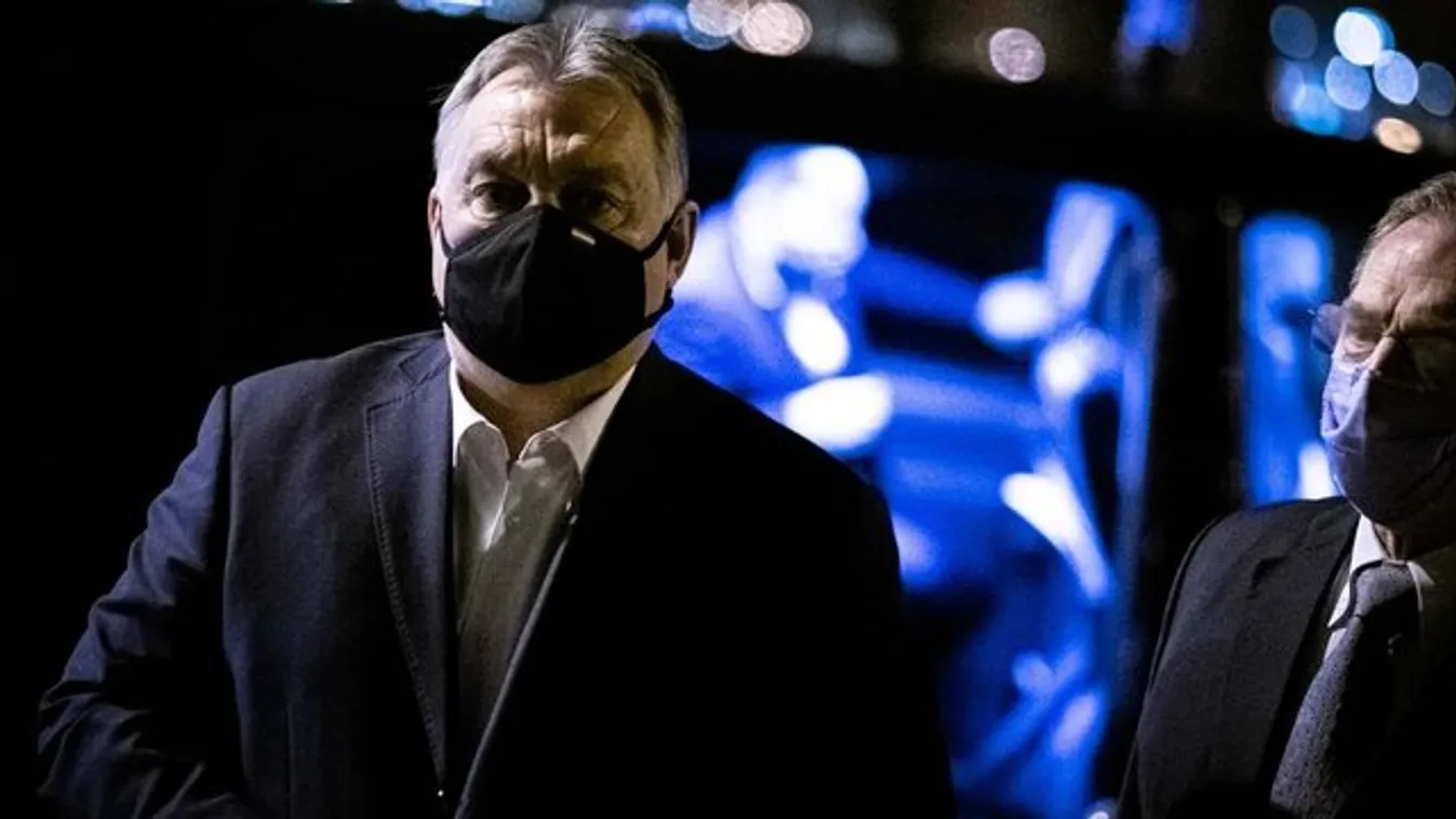 Orbán Viktor hajnalban érkezett az ülésre