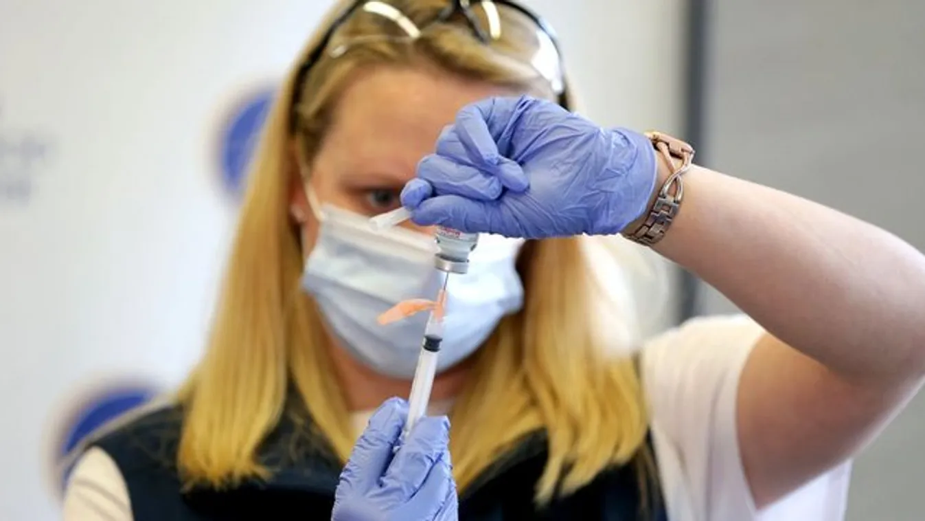 Továbbfejlesztik a Moderna és a Pfizer vakcináját is a koronavírus-mutációk miatt