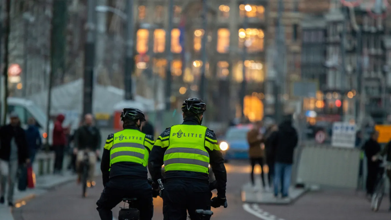 Kék villogót kapnak a biciklis rendőrök Hollandiában