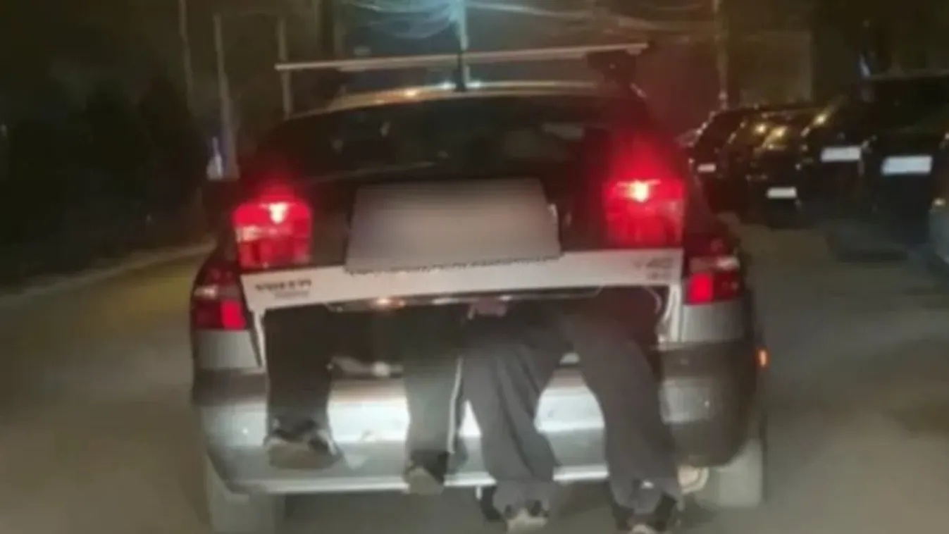 Ez aztán a buli: a csomagtartóban szállította hullarészeg férjét egy nő – videó