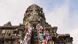 Vidámparkot terveznek Angkorvat ősi templomai mellé