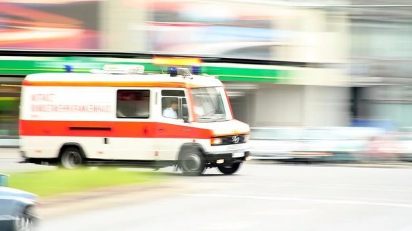 A kórház mellett laknak, mégis egy teljes napot várt a mentőkre a koronavírusos pár