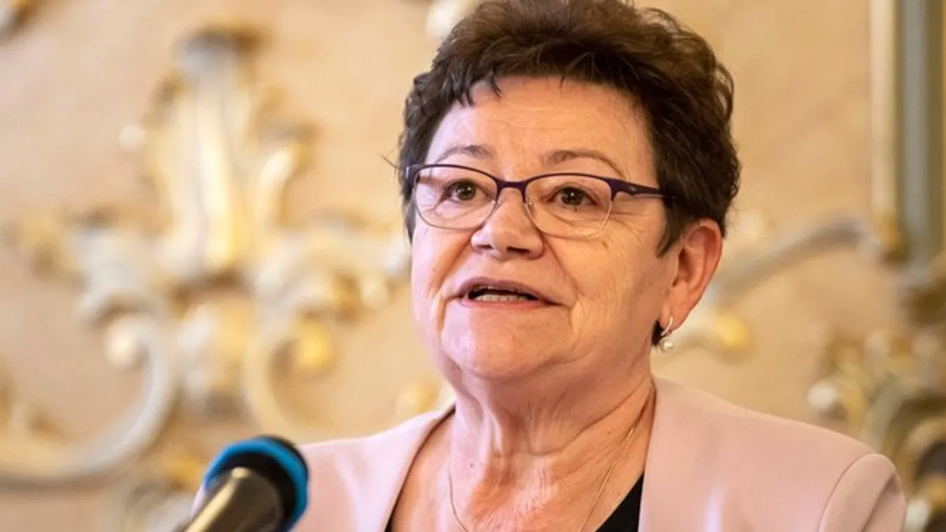 Müller Cecília: Húsvétra mindenkit beoltanak, aki regisztrált