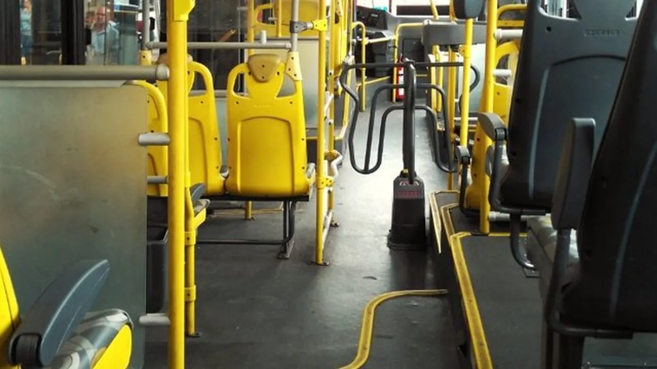 Szörnyű buszbaleset történt: eddig 35 holttestet emeltek ki a roncsból