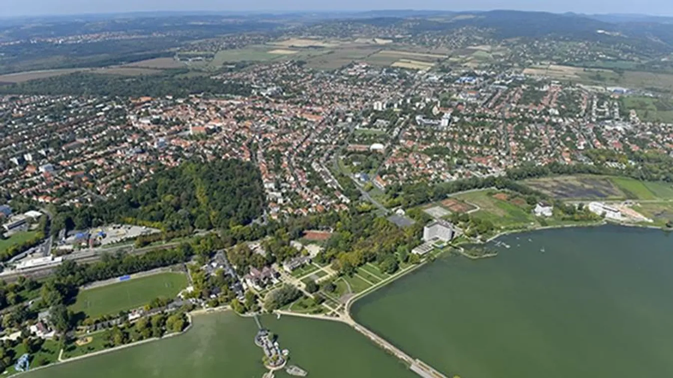 Így alakítanák át a fiatalok ennek a balatoni városnak a partját