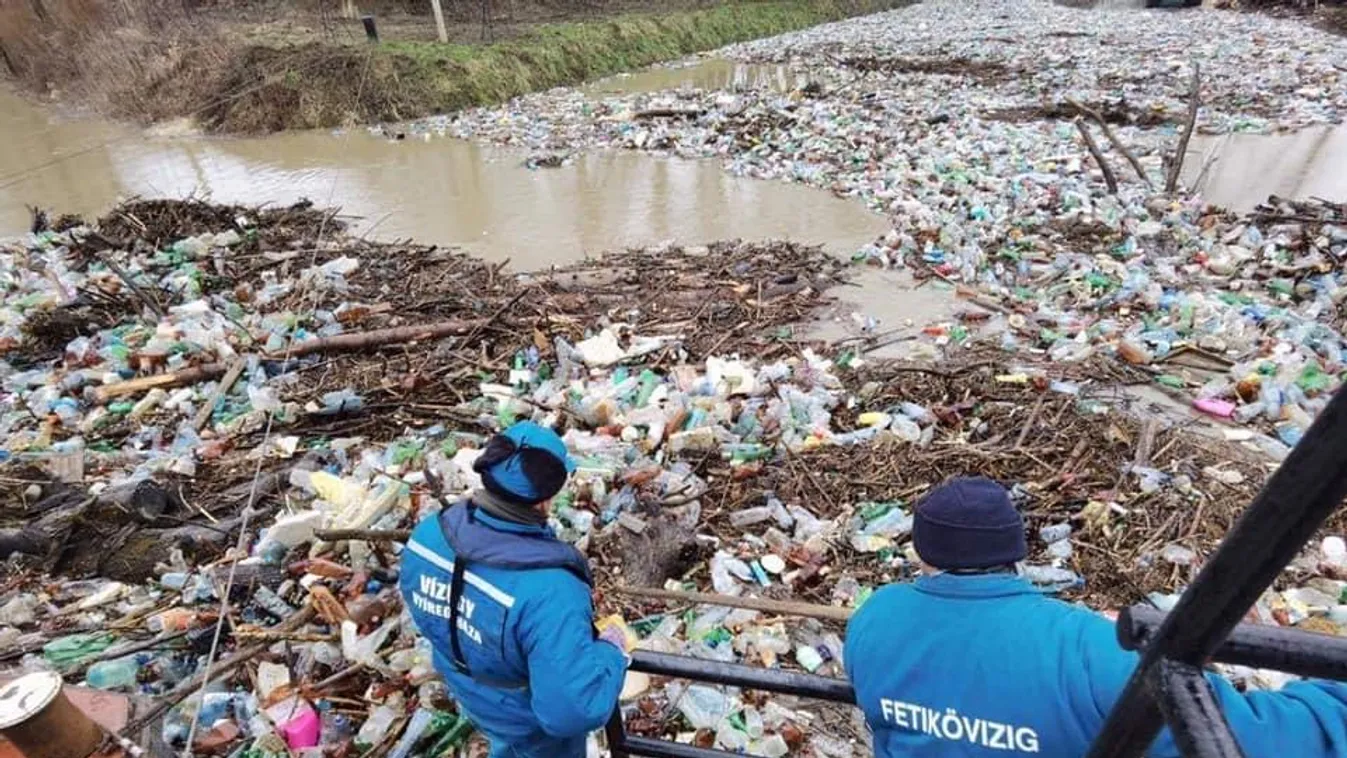 Elkeserítő felvételek mutatják, hogy mennyi szemét lepte el a Tiszát