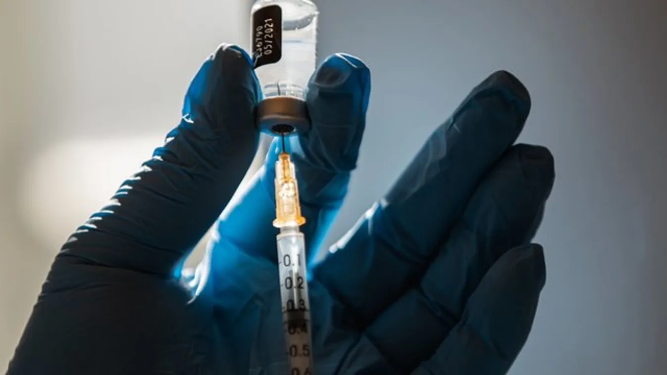 Spanyolország 55-ről 65 évre emeli az AstraZeneca-vakcina alkalmazásának korhatárát