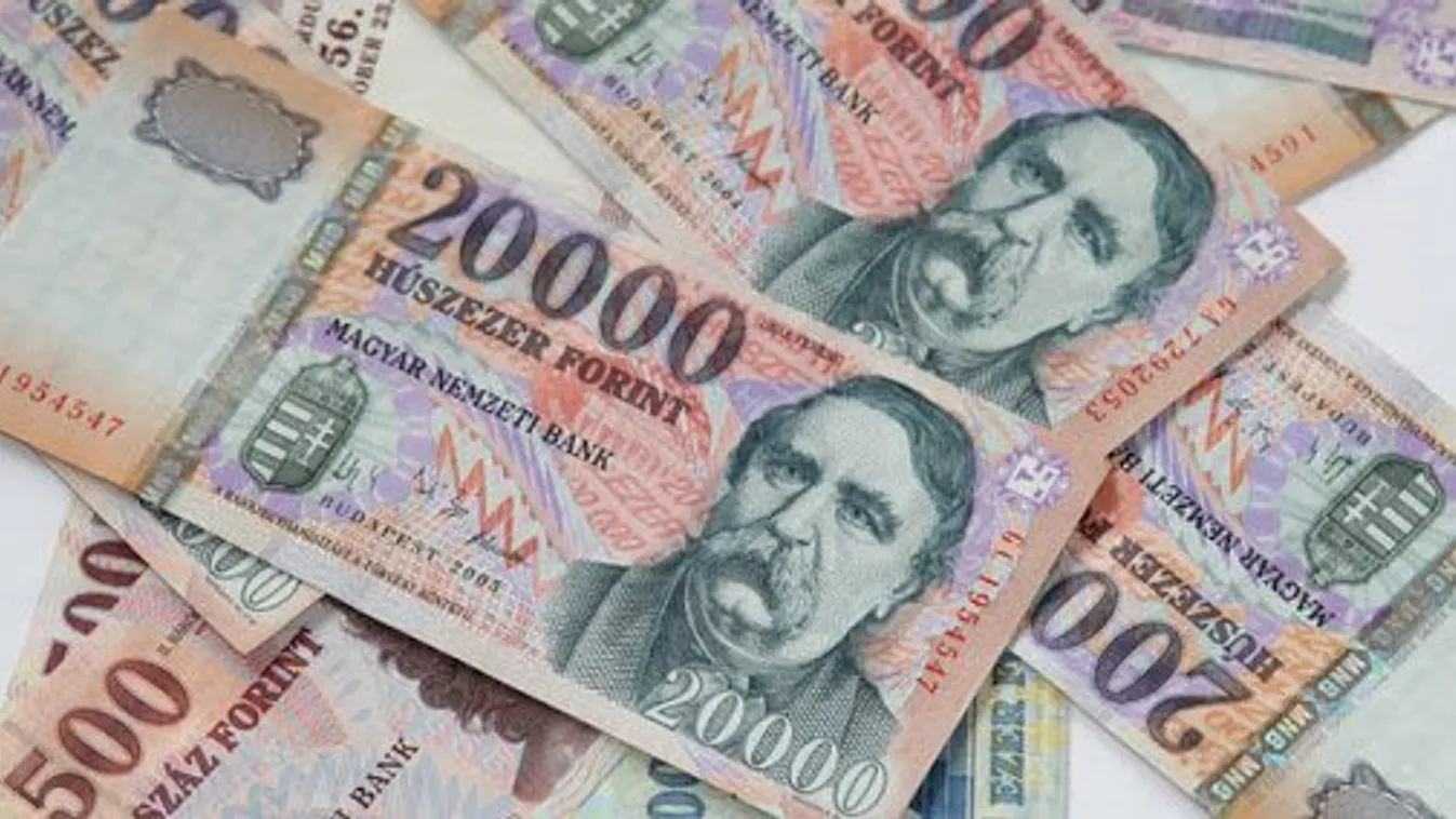 Kézbesítés helyett ellopta a címzettek pénzét a postás
