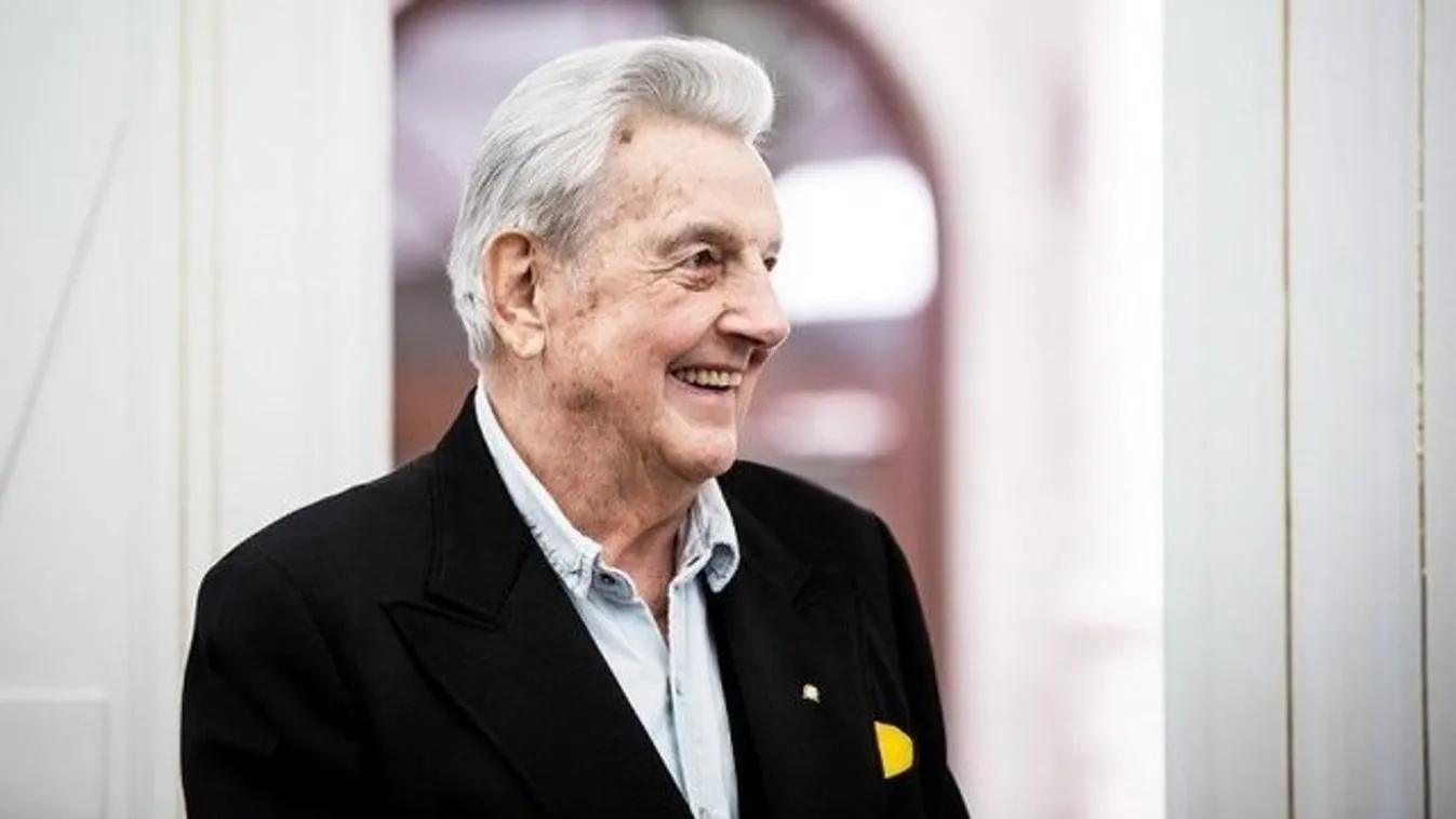 Pásztor György a 100. szülinapjára egészséget kíván, a többit pedig megveszi