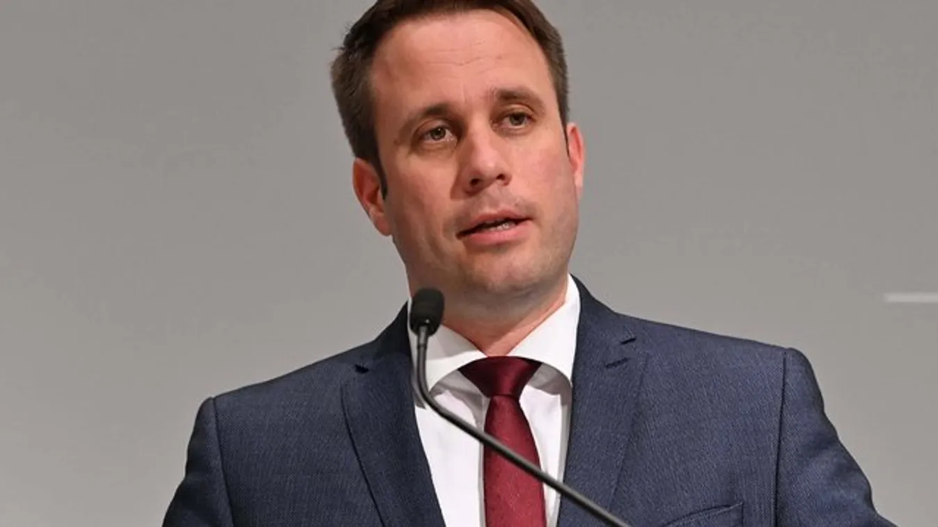 Dömötör Csaba: Átléptük az egymilliós határt!