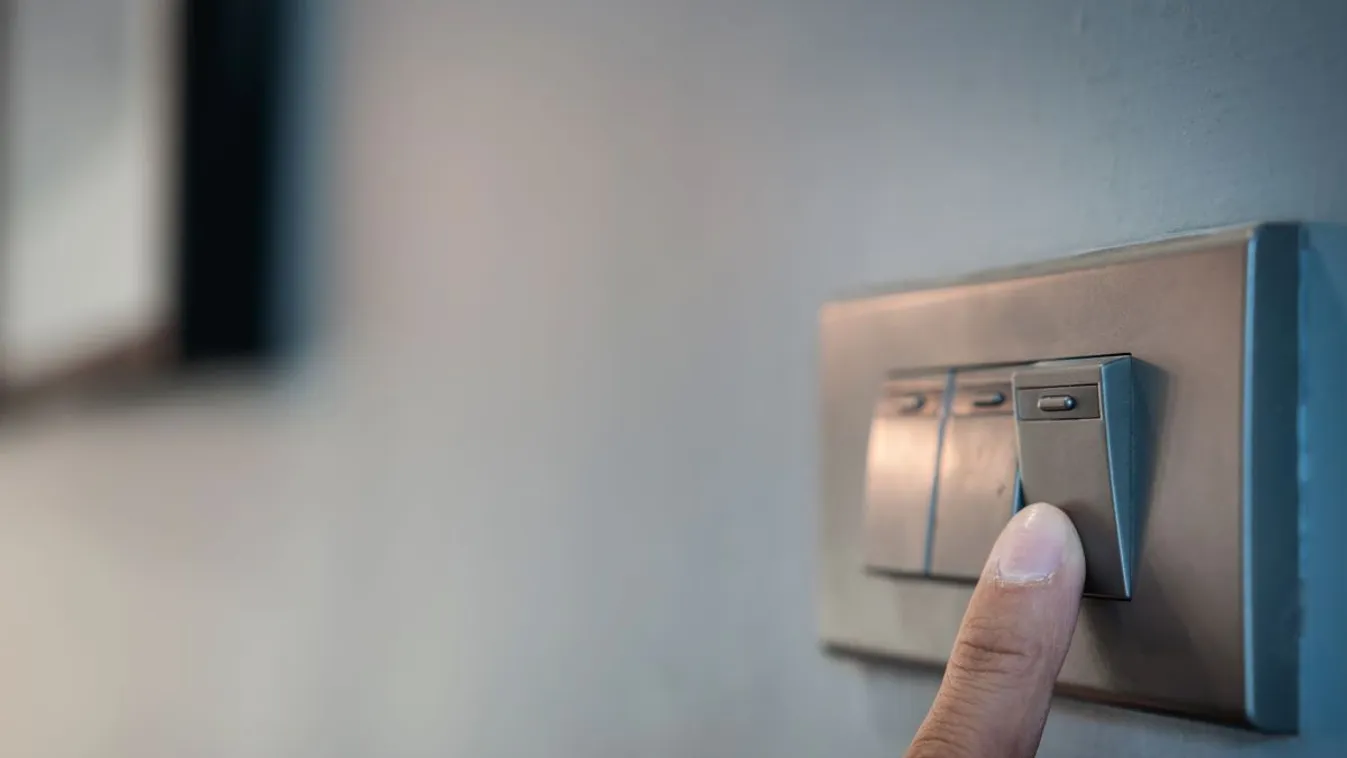 90 magyar településen kapcsolják le a villanyt ma este