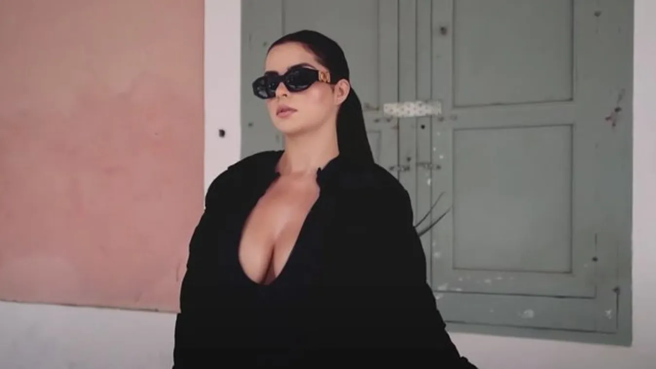 Látta ma már teljesen pucéran Demi Rose-t? Ha nem, épp itt az ideje! 18+ fotó