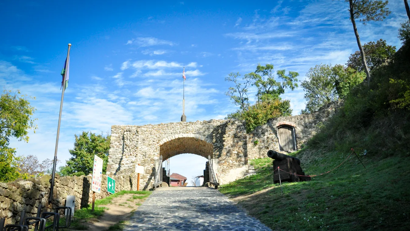 Ingyenes belépővel várja a mentősöket ez a magyar vár