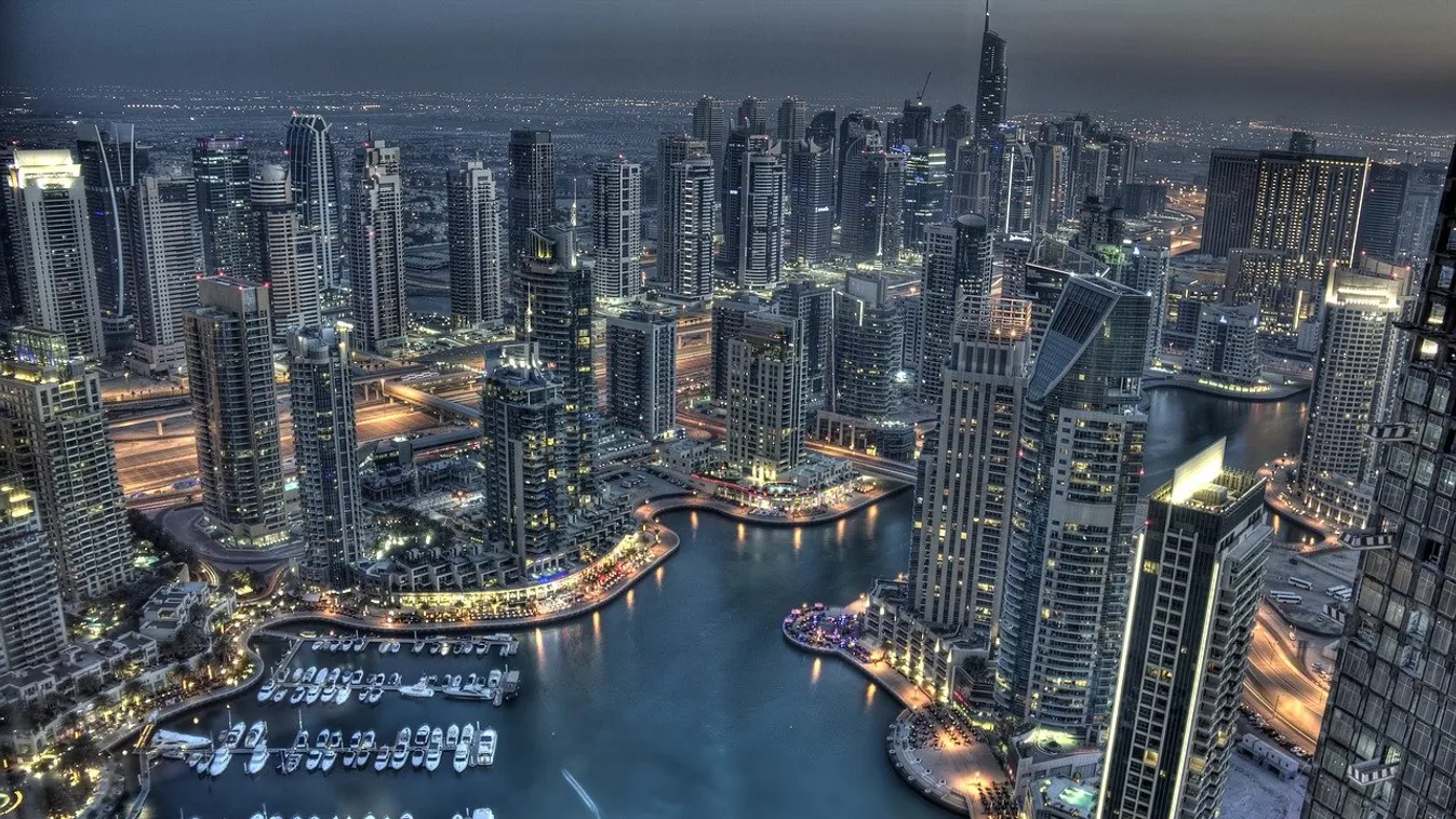 Meztelen fotózkodásért büntetnek a dubaji hatóságok