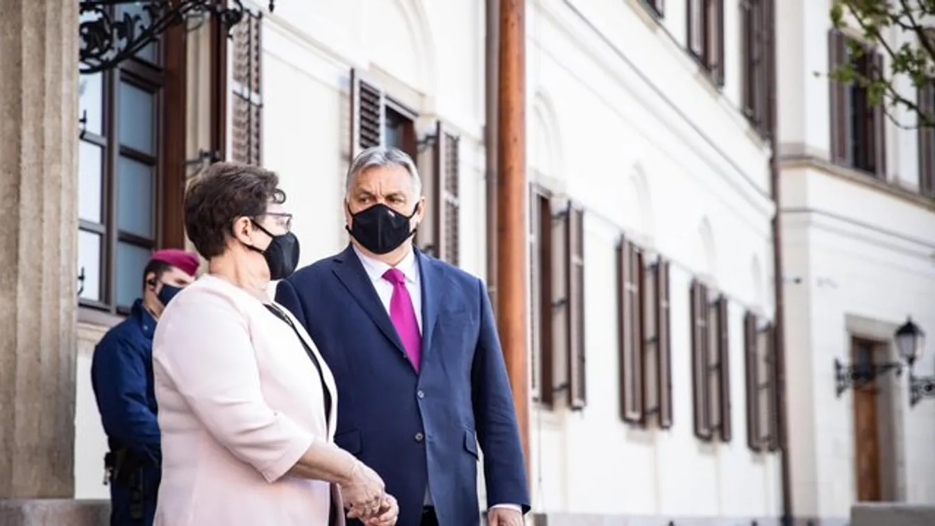 Mi a közös Müller Cecíliában és Supermanben? Orbán Viktor posztjából kiderül