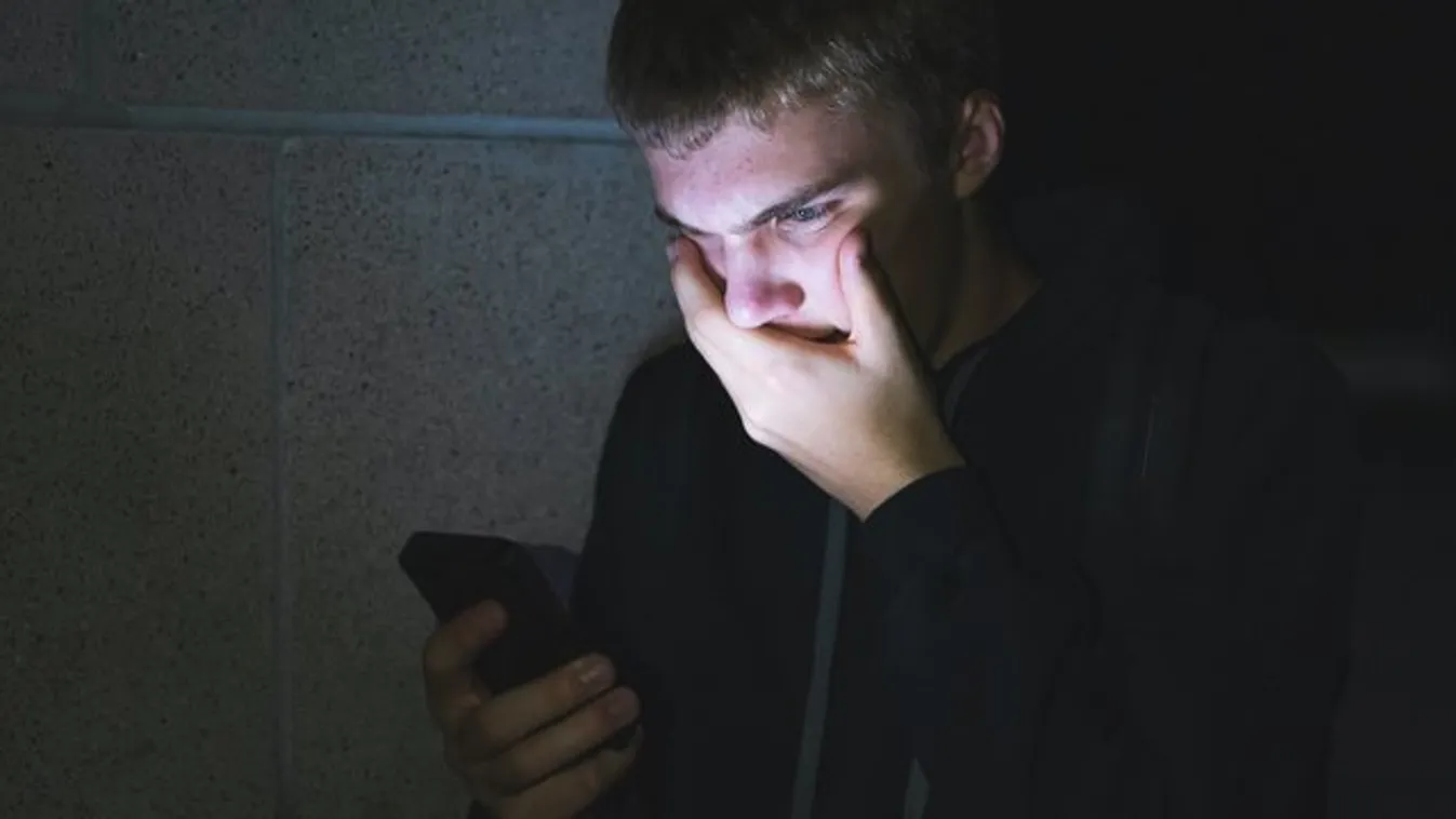 Addig zaklatták durva fotókkal társai a tinit, amíg eldobta magától az életét