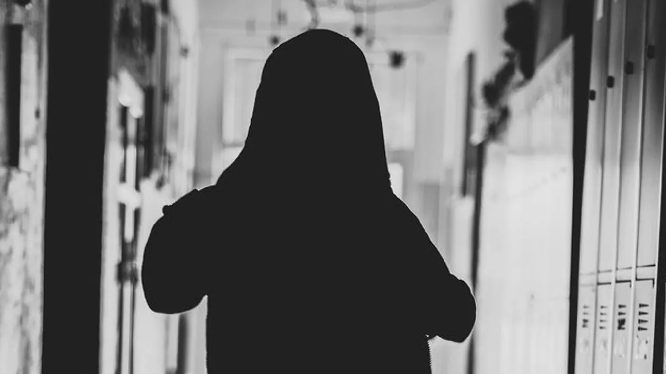 Kilógott saját esküvőjéről, hogy megerőszakoljon egy 11 éves lányt