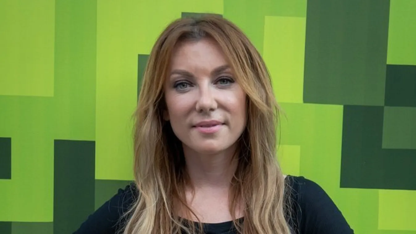 Rúzsa Magdi kínai vakcinát kapott, és oltásra buzdít mindenkit