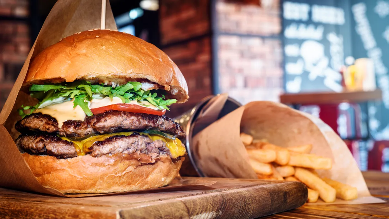 Az étteremlánc szeretné, ha egy mentős sem maradna hamburger nélkül