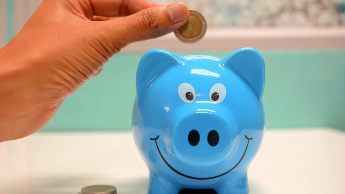 Nehezen megy a spórolás? Ez a lány egy év alatt tízmilliót tett félre, el is mondja, hogy csinálja