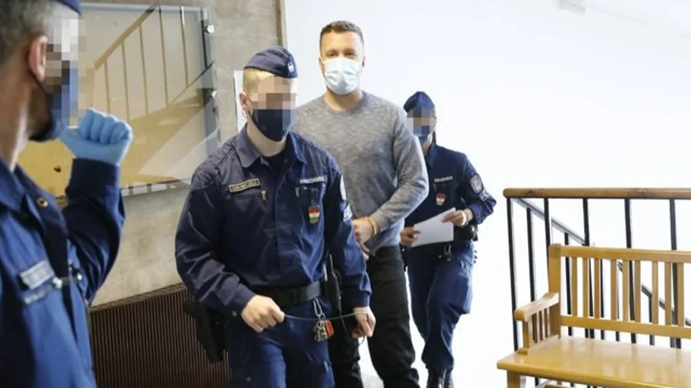 Friss! Haragosai várták a bíróság előtt Fekete Dávidot
