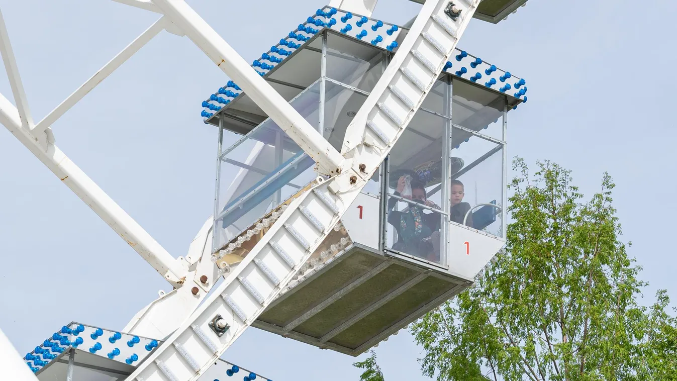 Újra pörög az ország egyik legnagyobb óriáskereke a Balaton-parton