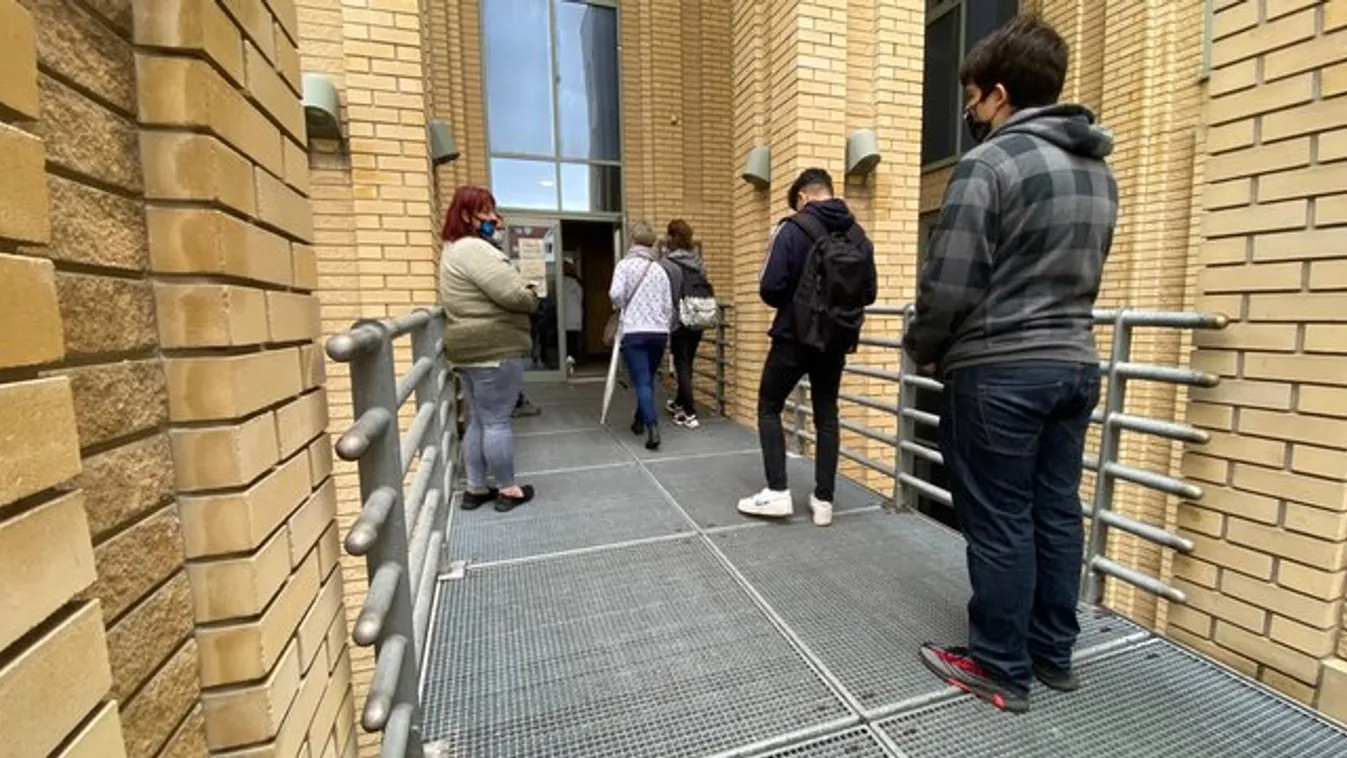 Most végre elmehetek moziba – örültek a kamaszok, hogy beoltják őket