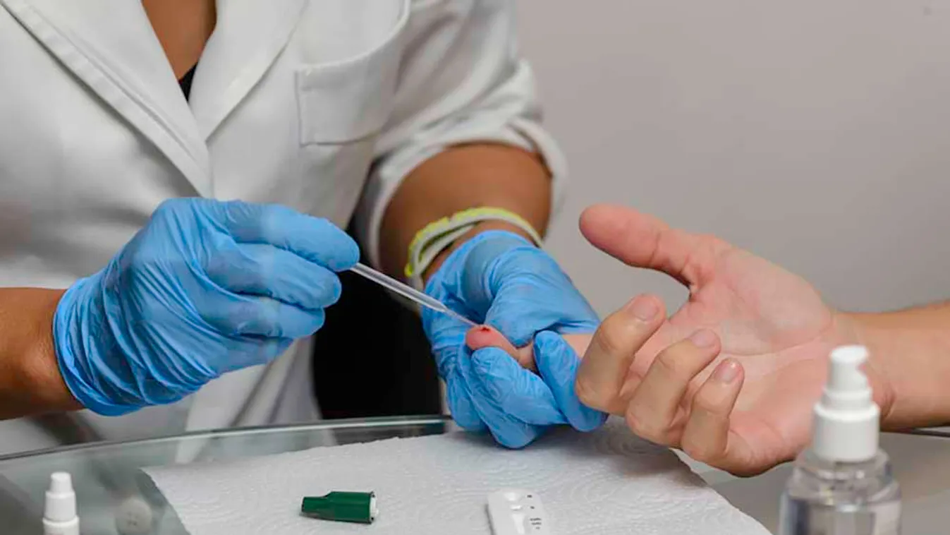 Otthoni teszt segít a védettségi igazolvány igénylésében