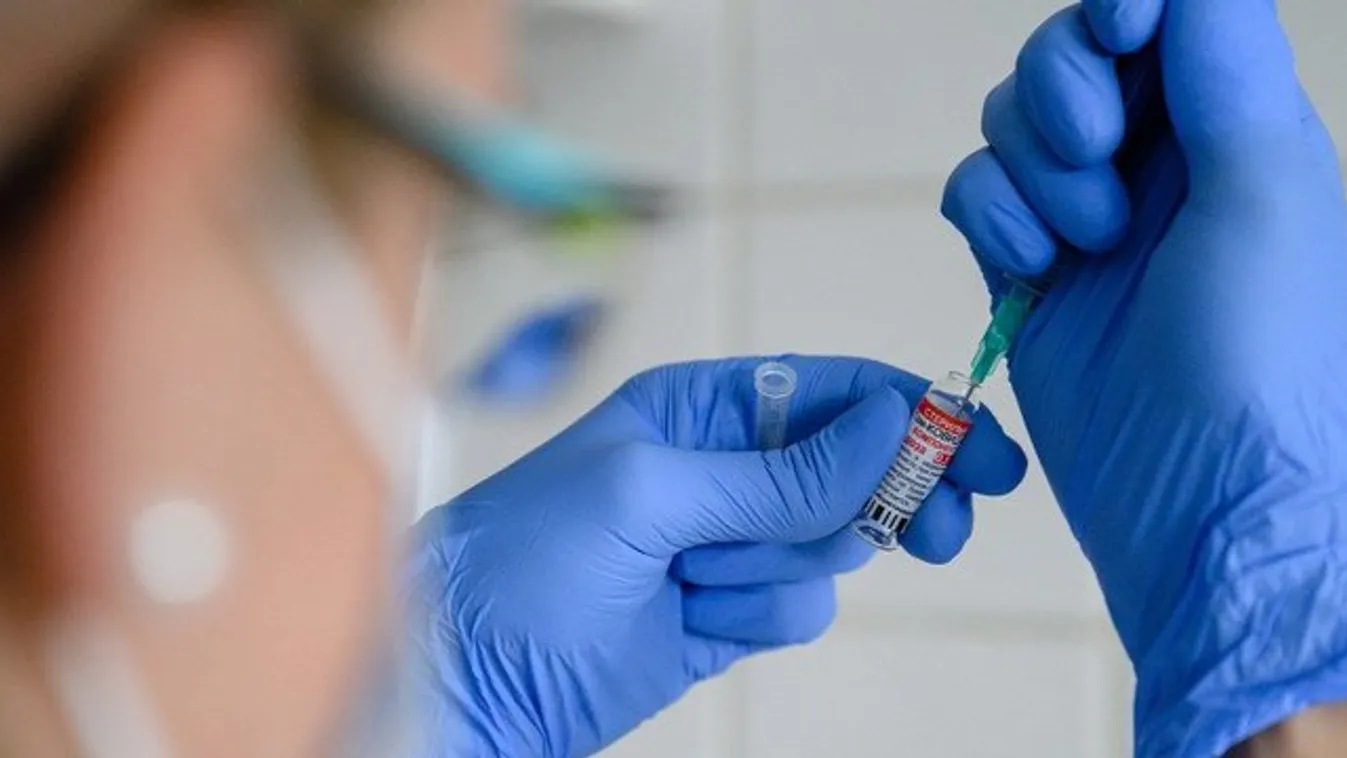 Jó hírt közölt az operatív törzs: Hamarosan újabb vakcinára lehet időpontot foglalni