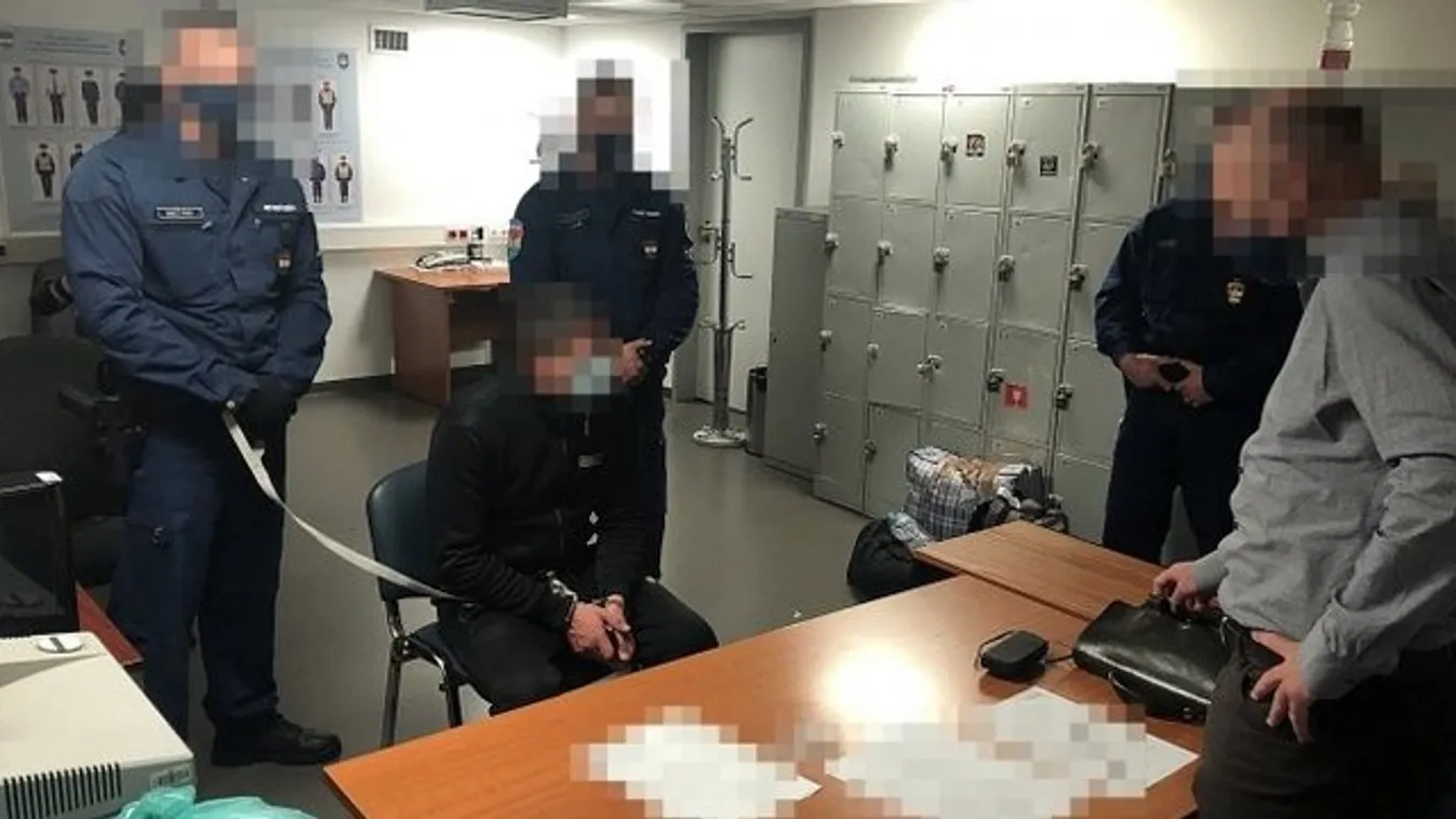 Rendőrnek álcázva rabolt ki három nőt Lajosmizsénél – Spanyolországból hozták haza – videó
