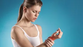 Ínhüvely gyulladás - Miért alakul ki? Milyen lelki okok állhatnak a hátterében?