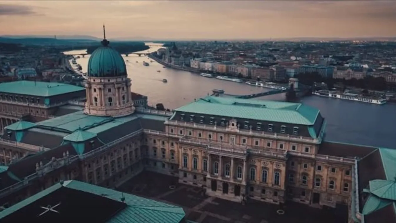 Ilyenkor jó magyarnak lenni: így még sosem látta Budapestet - videó