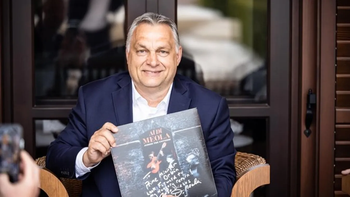 Azta! Nem akármilyen szülinapi ajándékot kapott Orbán Viktor