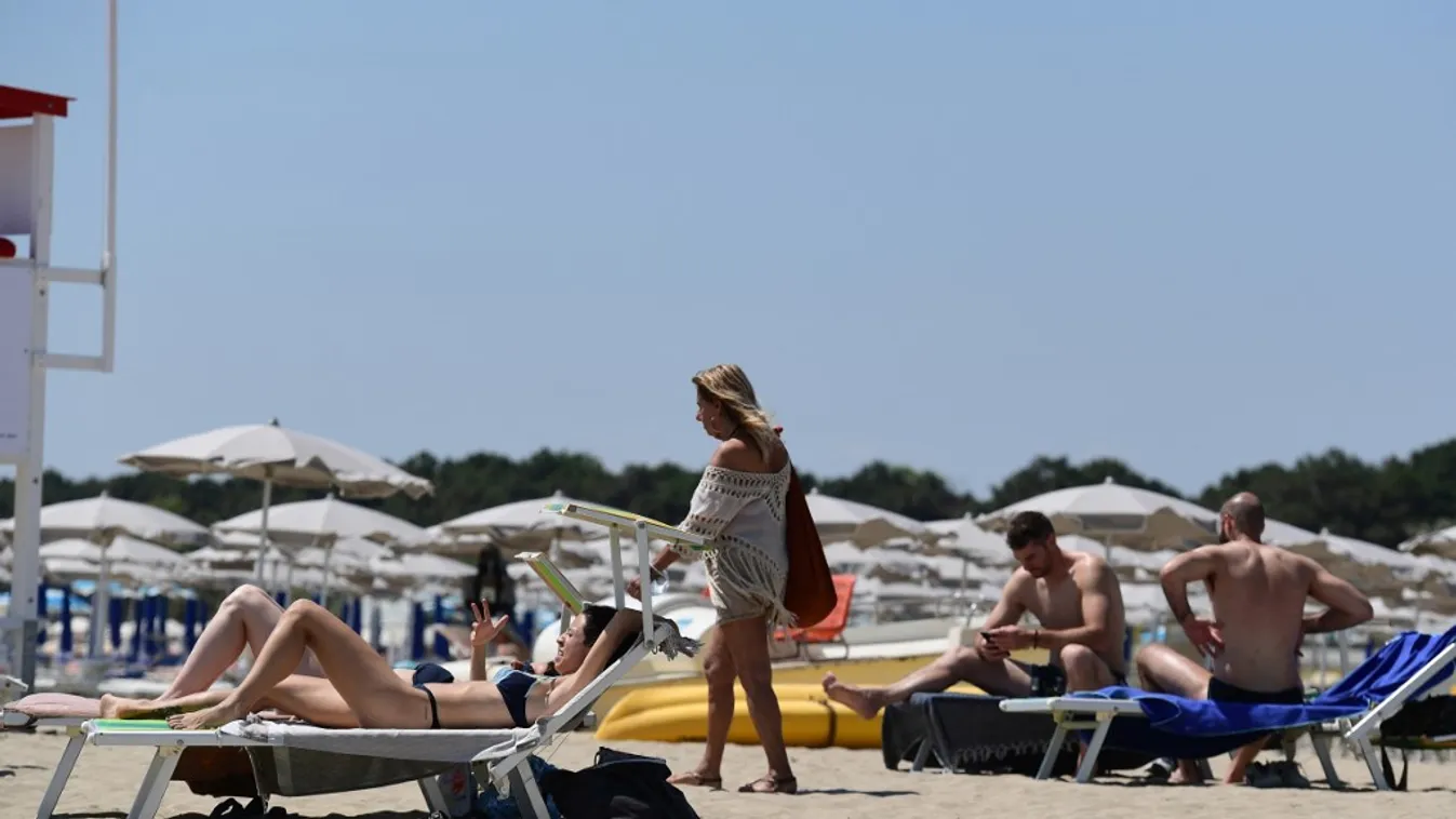 Mobilalkalmazással foglalhatnak helyet a strandra az olaszok