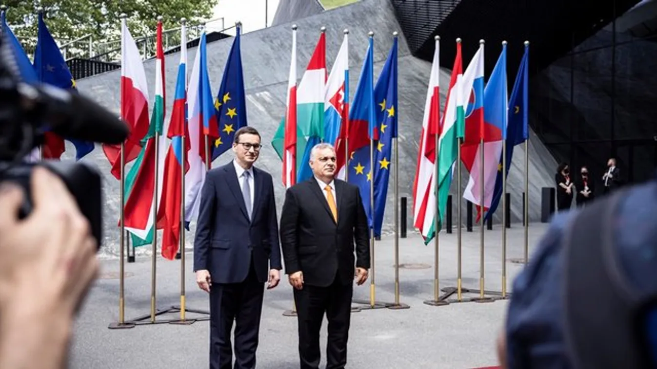 Orbán Viktor : A visegrádi országoknak a világgazdasági változások nyertesei közé kell tartozniuk! – fotók
