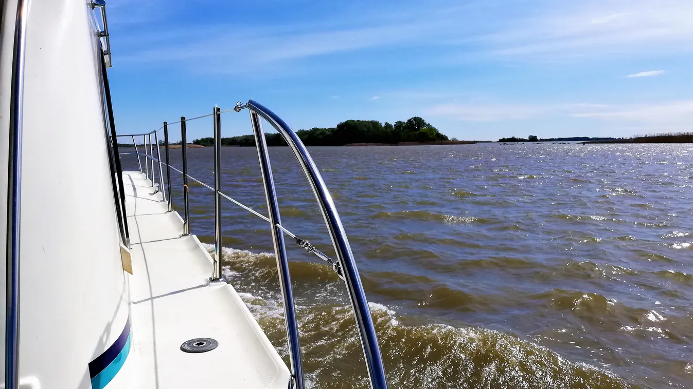 Felvonuló hajók és csónakok lepik el szombaton a Tisza-tavat