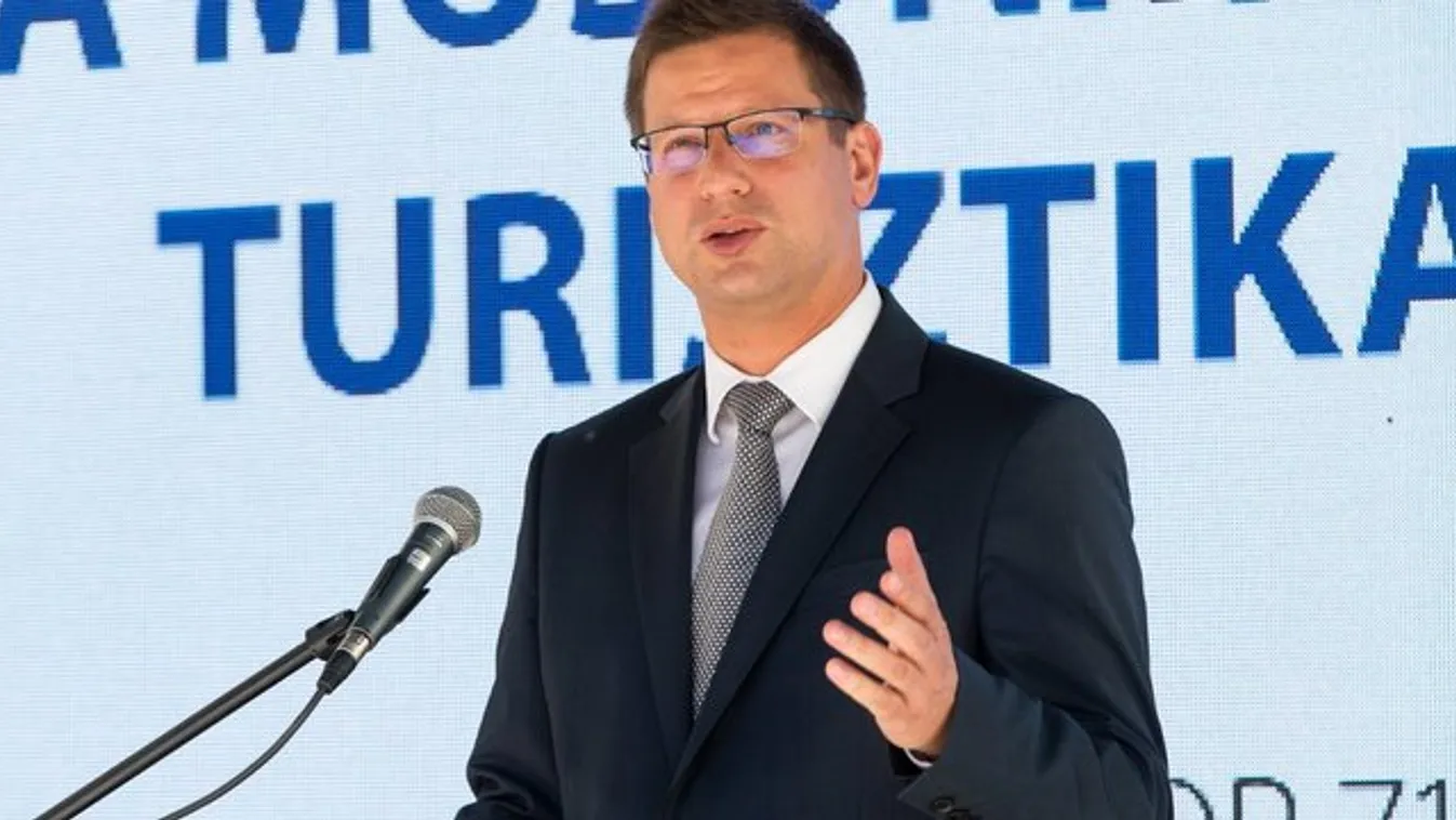 Nagy bejelentés: ekkortól szűnik meg a járványügyi korlátozások nagy része és törlik el a maszkviselést